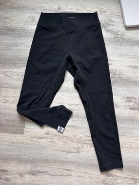 The Ladies Edge TLE Black Leggings in Large, Worn only a few times like new!